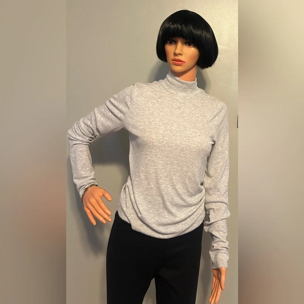 Abercrombie & Fitch Light Gray Long Sleeve Top - Picture 3 of 4